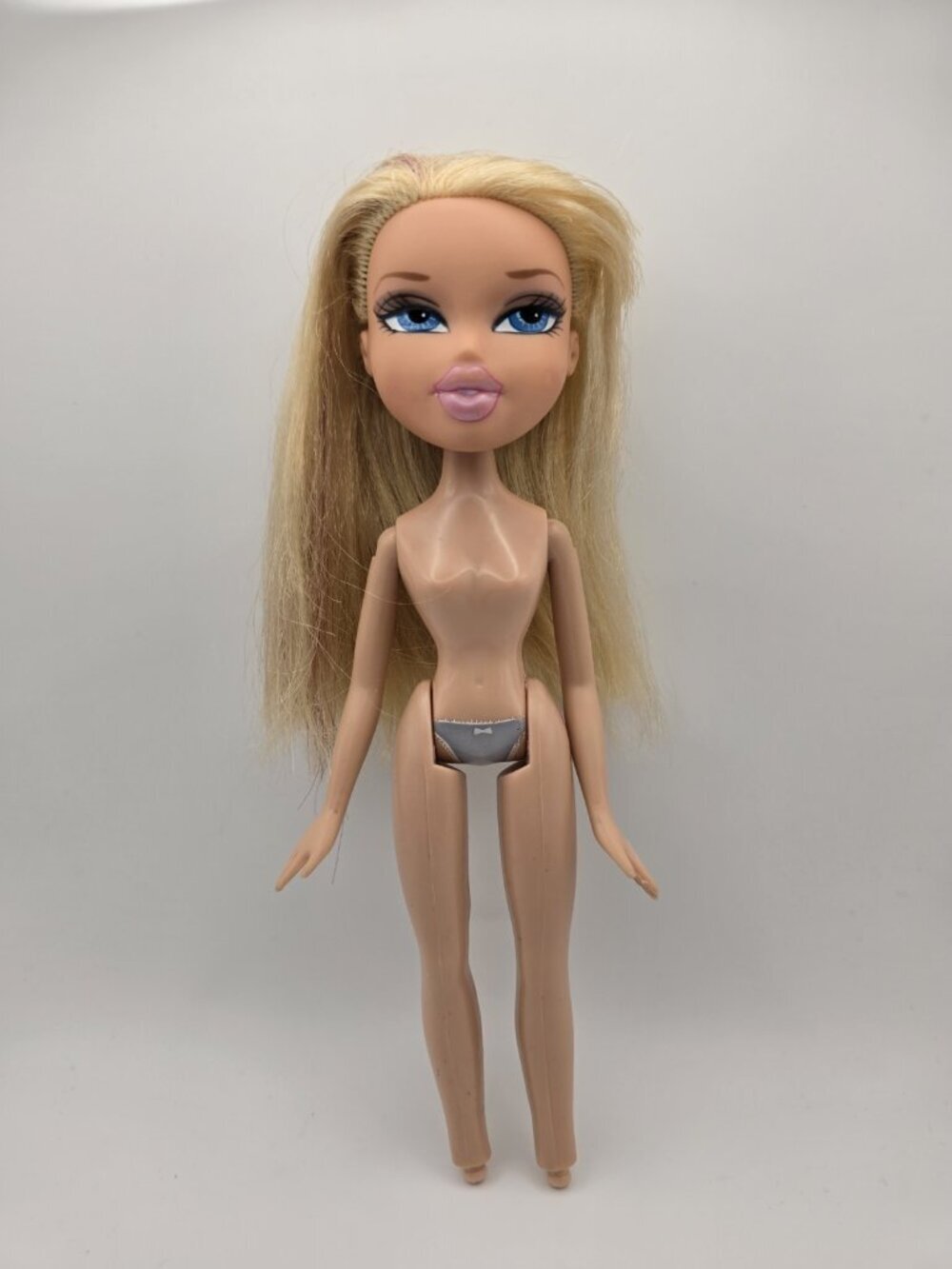 2008 Bratz Magic Hair Color Cloe Doll - Color Changing Hair- HAIR CUT- TLC Nude